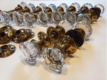 gk_11_glass_door_knobs_1875222818