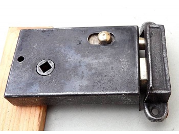 toilet_rim_lock_13